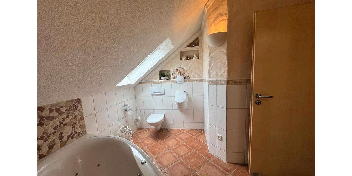 Dachgeschoßwohnung Eisingen - 5 Zimmer, 110 m&sup2;, 349.000&euro; | Angebot:25167487