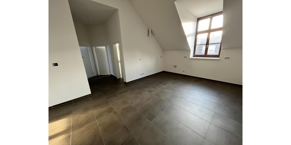 Etagenwohnung Frankenberg (Sachsen) - 5 Zimmer, 196 m&sup2;, 1.400&euro; | Angebot:26646285
