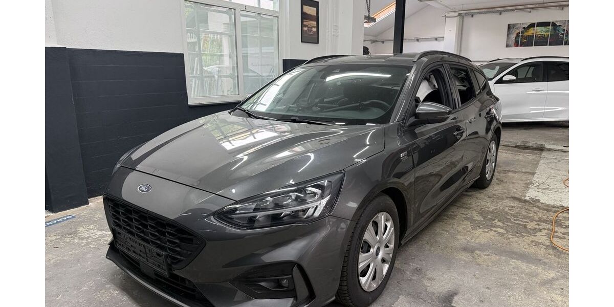Ford Focus 92.700 km 12.900 &euro; Brand-Erbisdorf 09618