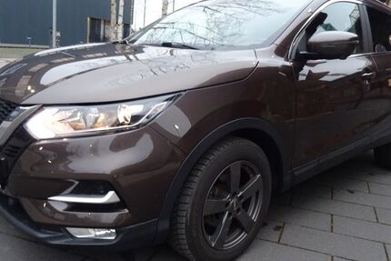 Nissan Qashqai 97.000 km 15.900 € München 81249
