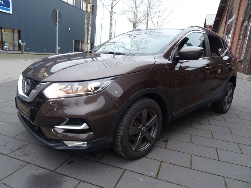 Nissan Qashqai 97.000 km 15.900 € München 81249