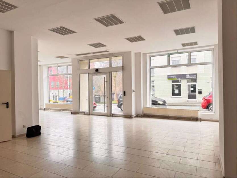 Einzelhandel in Zwickau 700 € 125 m²