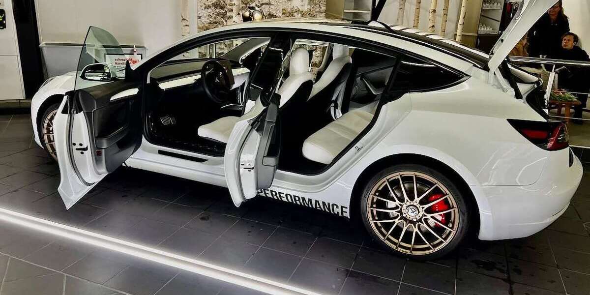 Tesla Model 3 63.111 km 29.500 &euro; Düsseldorf 40589