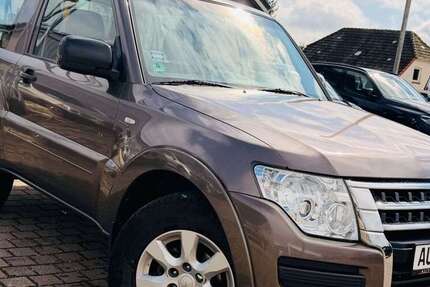 Mitsubishi Pajero 193.000 km 25.101 &euro; Mallentin bei Lübeck(B105) 23936