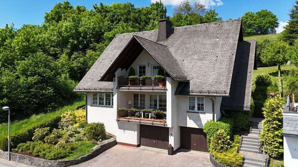 Haus zum Kaufen in Sundern 428.000 € 196 m²