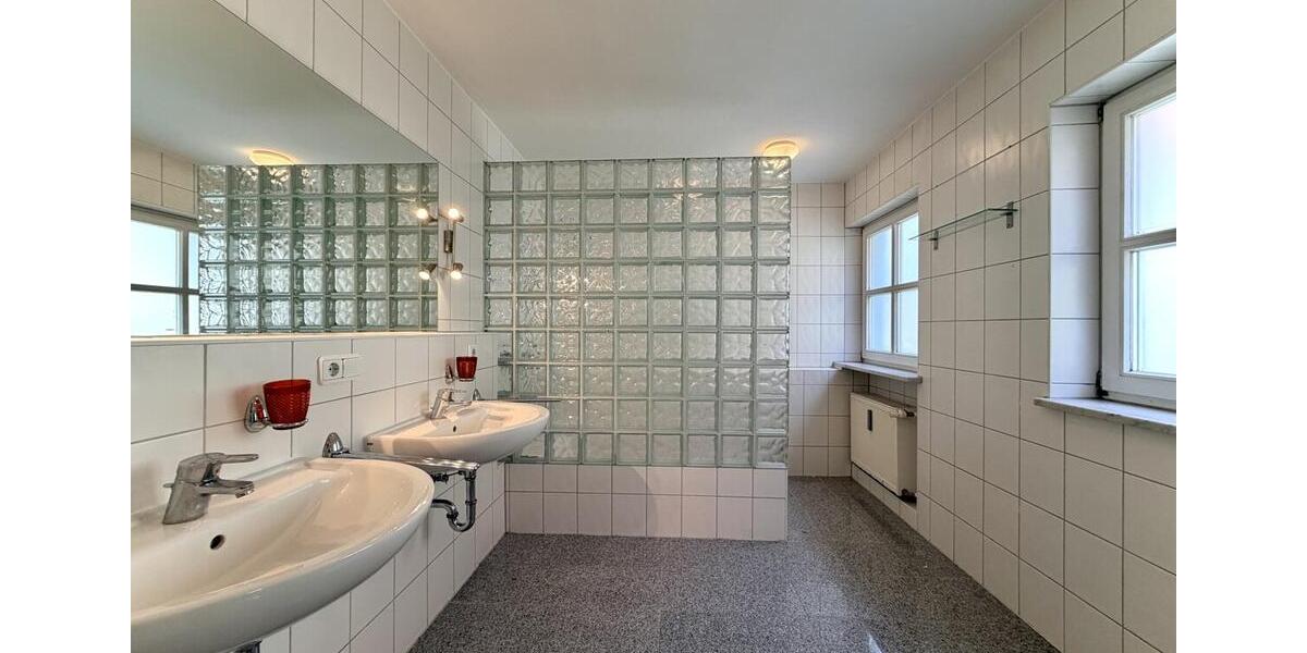 Etagenwohnung Bad Griesbach im Rottal - 5 Zimmer, 190 m&sup2;, 1.200&euro; | Angebot:26266948