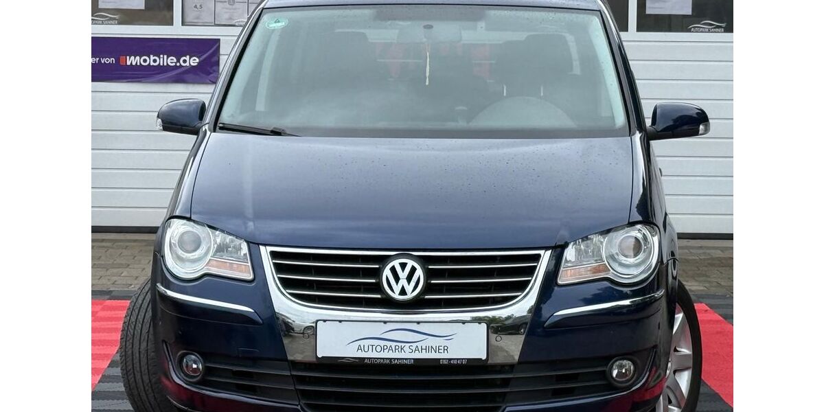VW Touran 156.399 km 3.999 &euro; VÖHRINGEN (LANDKREIS ROTTWEIL BEI STUTTGART) 72189
