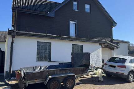 Haus zum Kaufen in Bestwig 199.000 € 171 m² 6 zimmer