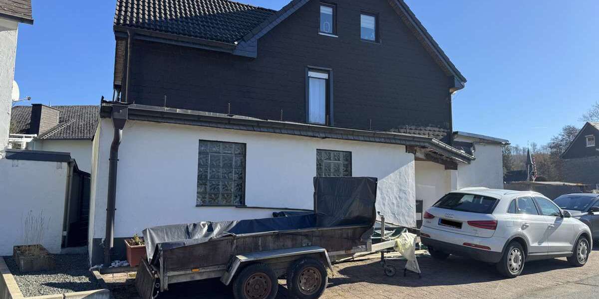 Haus zum Kaufen in Bestwig 199.000 € 171 m² 6 zimmer