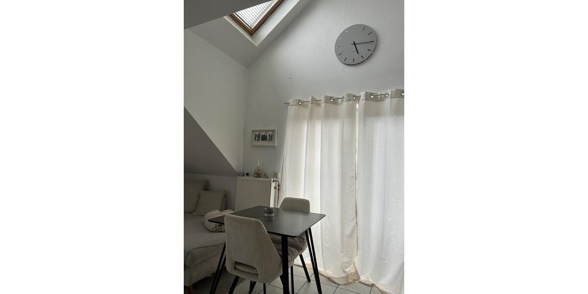 Dachgeschoßwohnung Hennef (Sieg) - 2 Zimmer, 50 m&sup2;, 675&euro; | Angebot:26271505