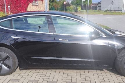 Tesla Model 3 218.000 km 16.900 € Mönchhagen 18182