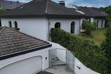 Haus Hofgeismar Schöneberg - 8 Zimmer, 302 m&sup2;, 549.000&euro; | Angebot:24423946