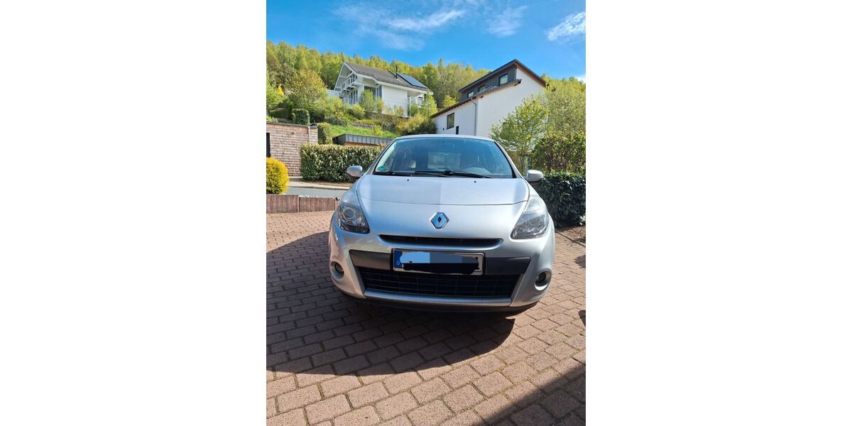 Renault Clio 93.200 km 1.999 &euro; Netphen 57250