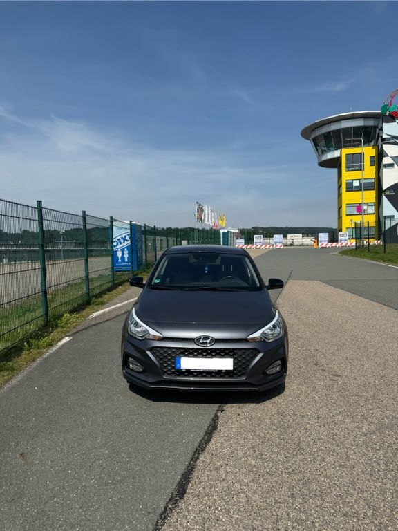 i20