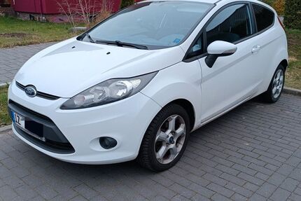 Ford Fiesta 105.000 km 2.950 &euro; Horst 25358