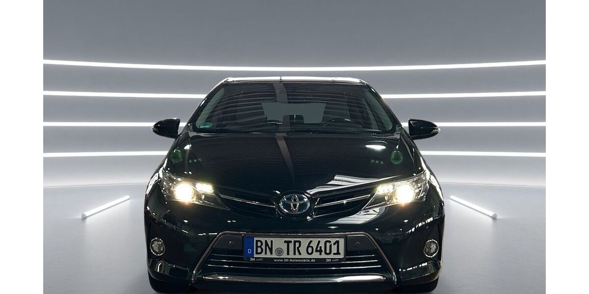 Toyota Auris 165.000 km 12.390 &euro; Troisdorf 53842