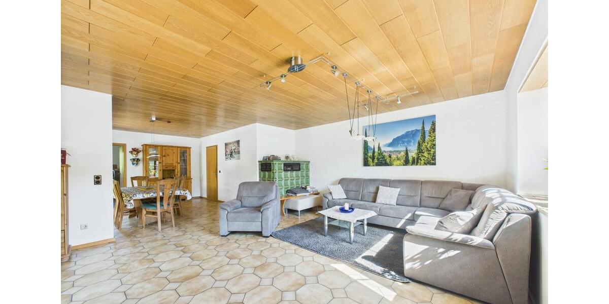 Freistehendes Einfamilienhaus in massiver Bauweise mit großem Grundstück zu vermieten! 6 zimmer