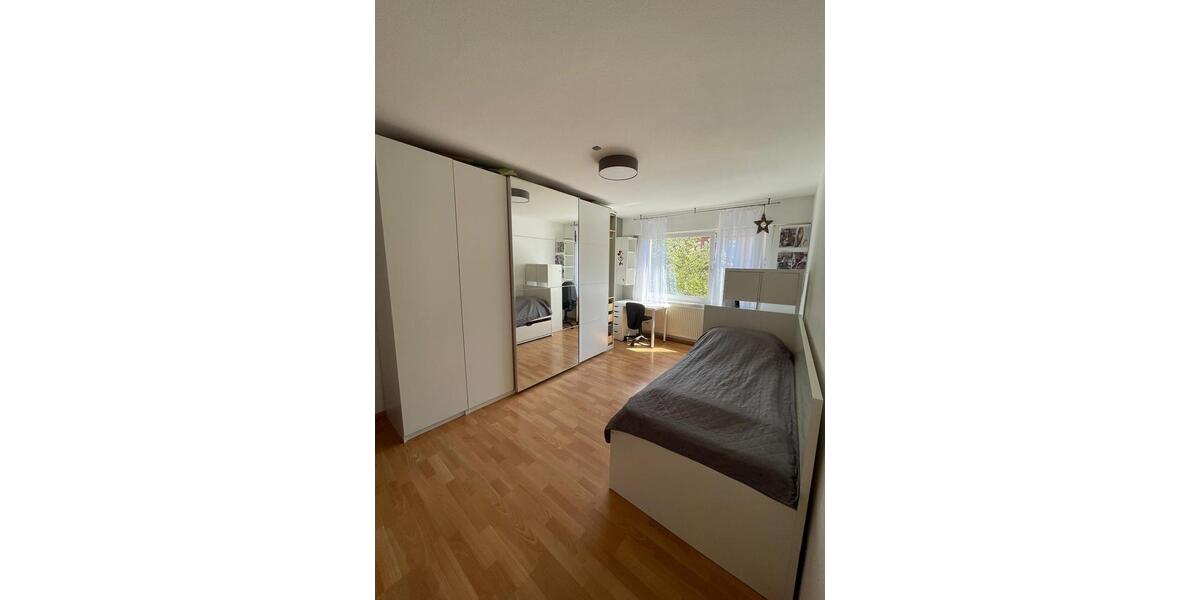 Etagenwohnung Stuttgart Vaihingen - 4 Zimmer, 94 m&sup2;, 1.850&euro; | Angebot:26677371