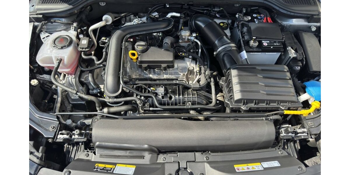 Skoda Kamiq 1.0 TSi Selection Black *Sitzhzg/Kamera/LED/ 11.934 km 21.490 &euro; Bamberg 96052