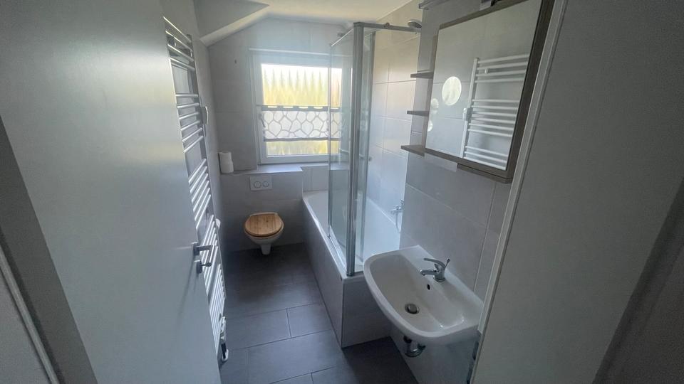 Erdgeschoßwohnung Großheirath - 3 Zimmer, 74 m&sup2;, 740&euro; | Angebot:25350068