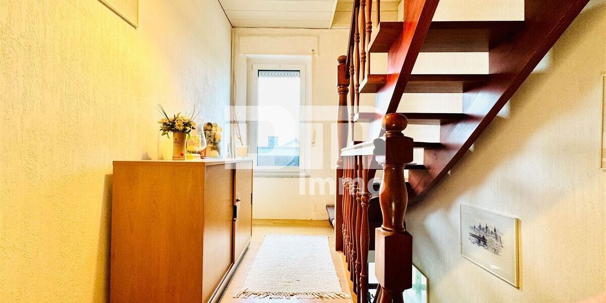 (R)eserviert!Sanierter Zweigenerationen-Traum mit Pooloase und autarker Zukunftsvorsorge - Zweifamilienhaus Trendelburg | Angebot:26727888