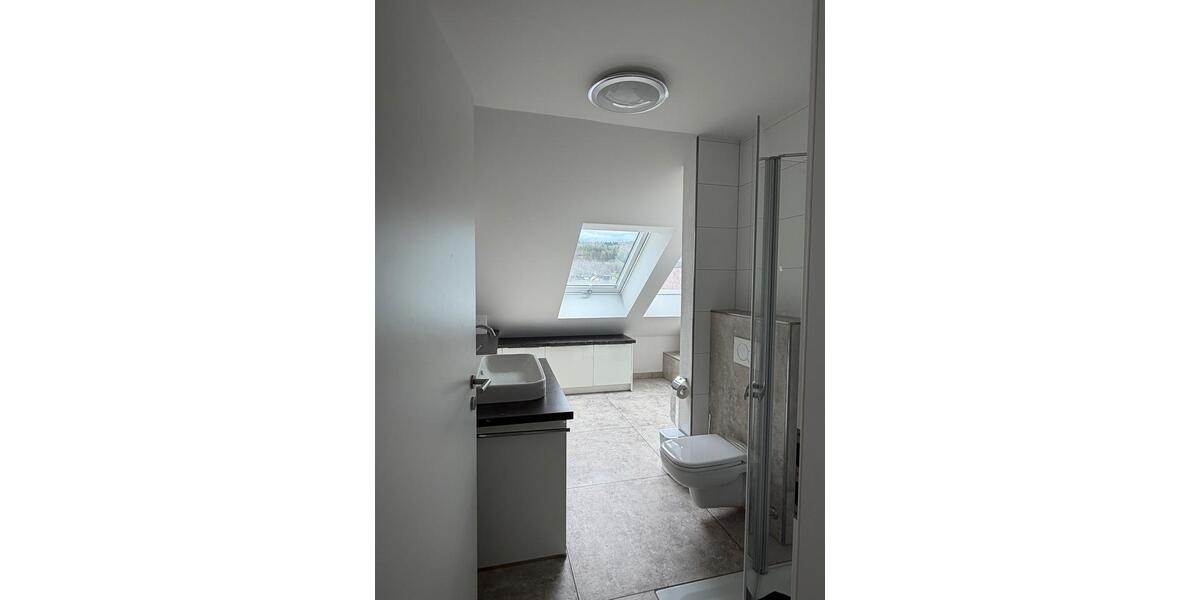 Dachgeschoßwohnung Hösbach - 3 Zimmer, 95 m&sup2;, 1.200&euro; | Angebot:26134507