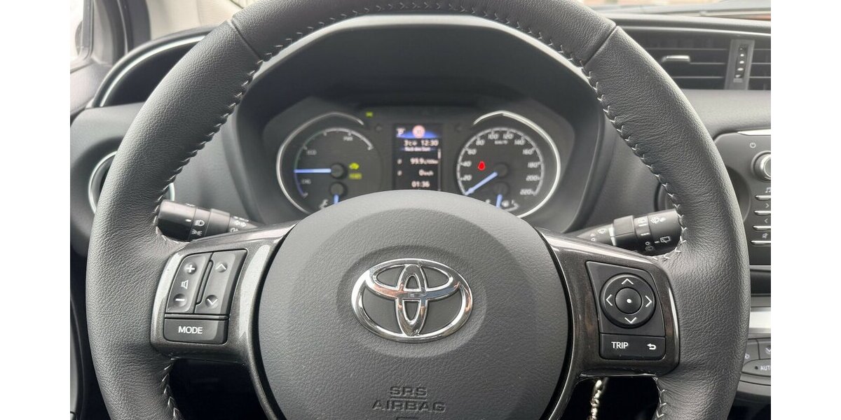 Toyota Yaris 1.5 Hybrid Y20 Club/11.000km!!! 11.010 km 13.990 &euro; Frankfurt 60386