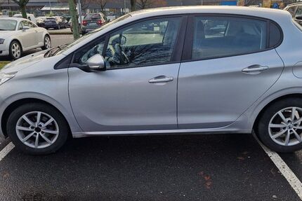 Peugeot 208 118.000 km 4.499 &euro; Frechen 50226