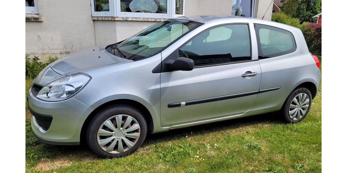 Renault Clio 150.000 km 2.200 &euro; Rhauderfehn 26817