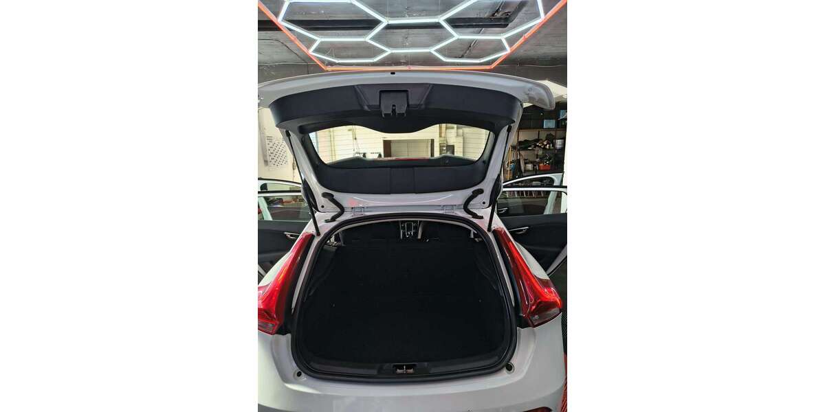 Volvo V40 139.400 km 9.400 &euro; Schotten 63679