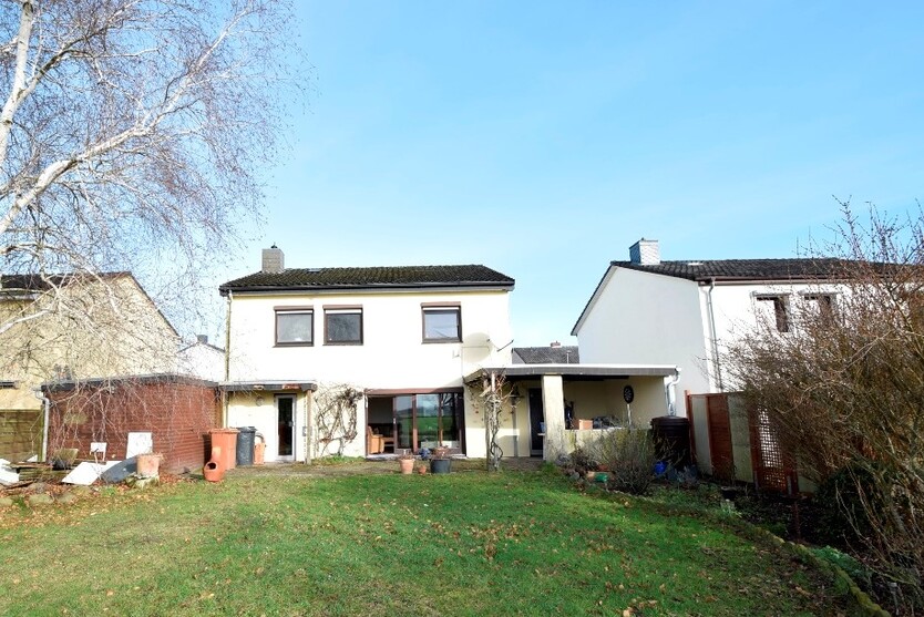 EFH in ruhiger Wohnstr. mit unverbaubarem Blick aufs Feld! + EBK + Carport + Garten 5 zimmer