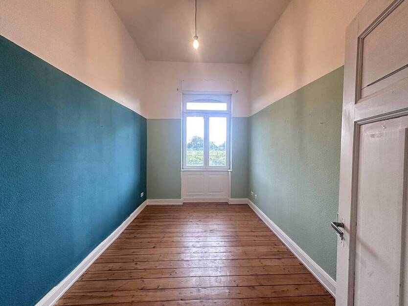 Alle 4 Wohnungen sofort frei! Teilsaniertes Jugendstilhaus