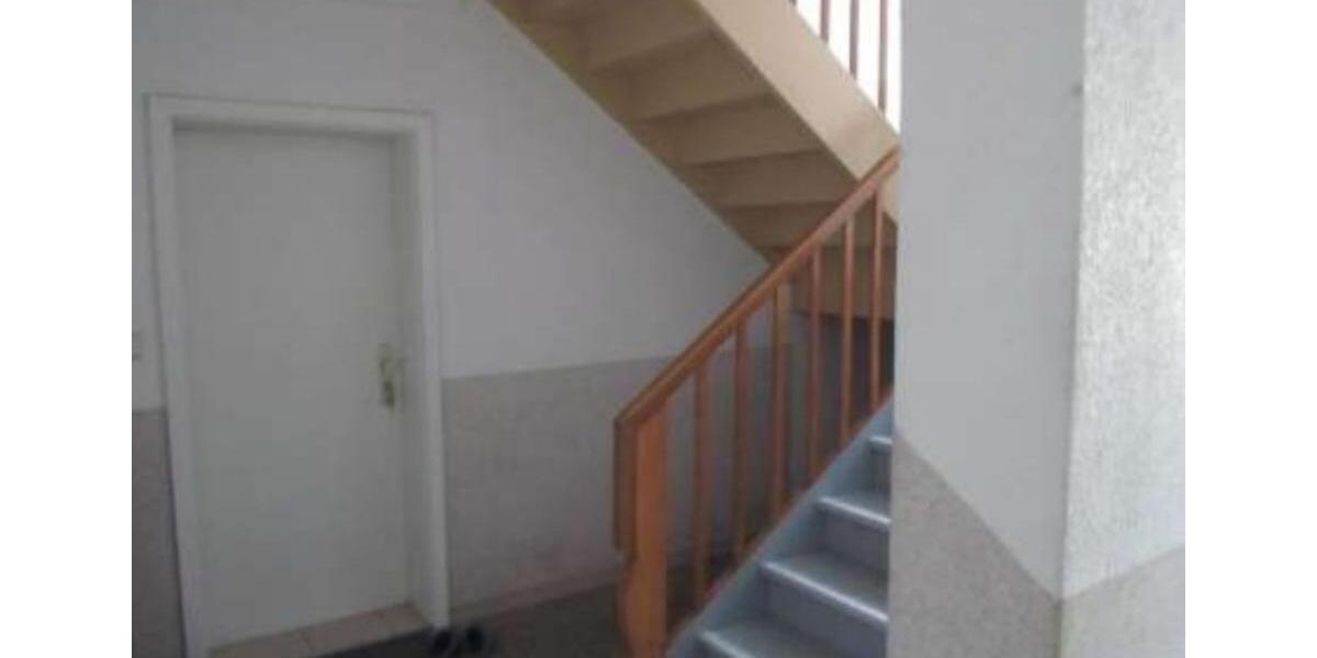 3-Zimmer-ETW (2. OG) in Reppichau bei Köthen mit Sanierungsbedarf 3 zimmer