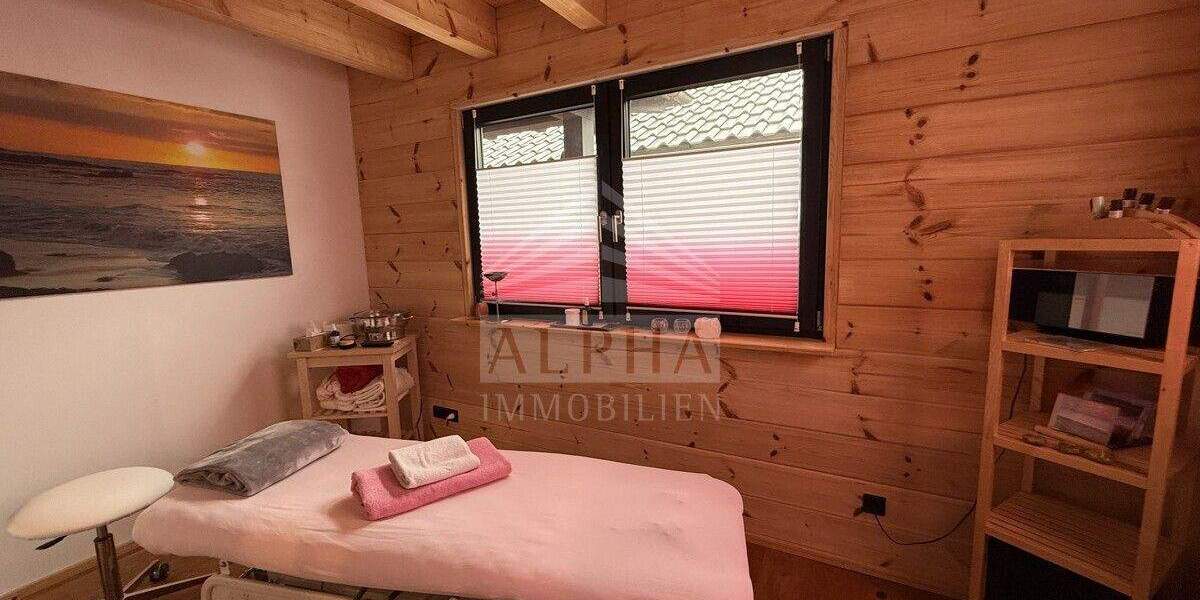 *VERKAUFT* Modernes Blockhaus-Idyllisch gelegene Doppelhaushälfte mit Büroräumen & Traumgarten 6 zimmer