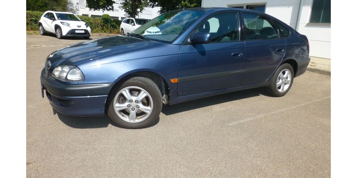 Toyota Avensis 217.500 km 2.890 &euro; Augsburg 86156