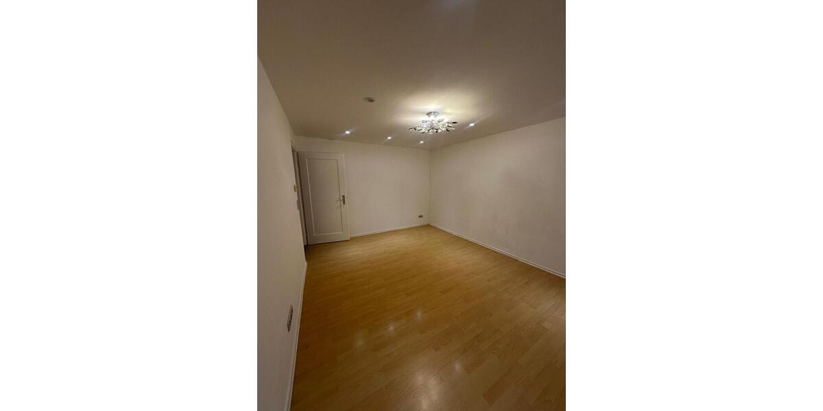 Erdgeschoßwohnung Esslingen am Neckar Oberesslingen - 3 Zimmer, 63 m&sup2;, 990&euro; | Angebot:25177953