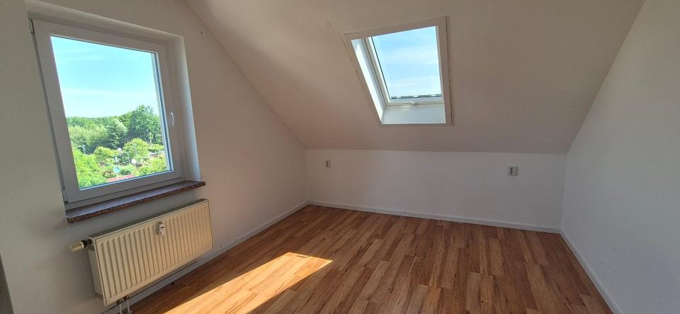 Dachgeschoßwohnung Limbach-Oberfrohna Oberfrohna - 4 Zimmer, 102 m&sup2;, 139.000&euro; | Angebot:27440816