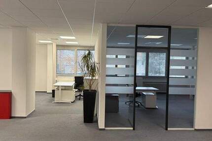 Bürofläche Nähe Autobahnausfahrt Holzhauser Str. zu mieten 6 zimmer
