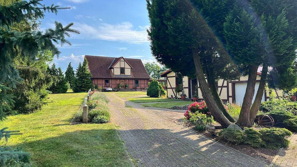 Wo sich Fuchs und Hase gute Nacht sagen - Exklusives Anwesen mit Badeteich und viel Nebengelass 5 zimmer