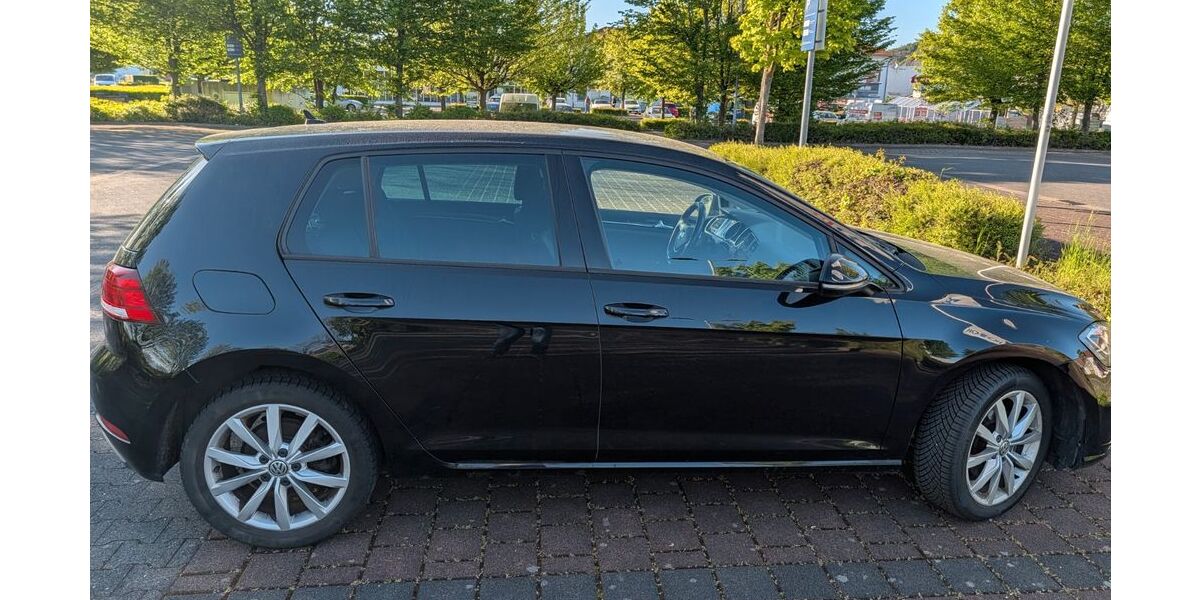 VW Golf 90.500 km 17.300 &euro; Remagen 53424