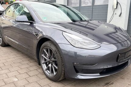 Tesla Model 3 41.300 km 32.450 &euro; Tünsdorf 66693