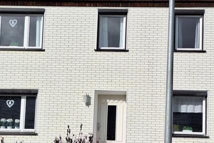 Haus Ballenstedt - 6 Zimmer, 80 m&sup2;, 65.000&euro; | Angebot:25542844