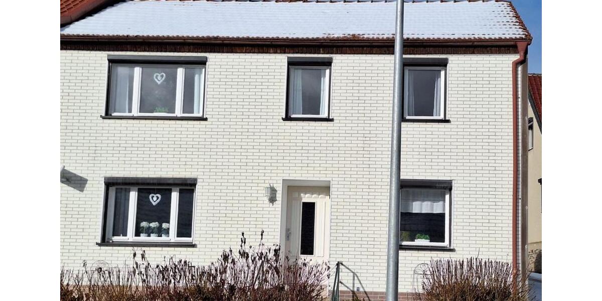 Reihenhaus Ballenstedt - 6 Zimmer, 80 m&sup2;, 65.000&euro; | Angebot:25542844