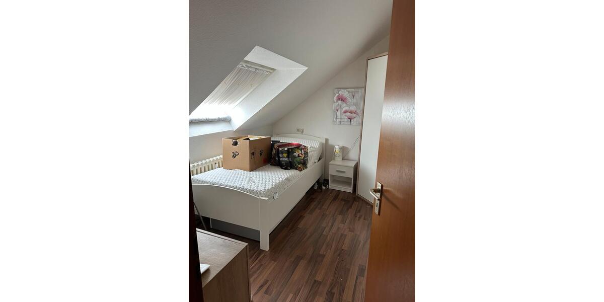 Dachgeschoßwohnung Dinslaken Hiesfeld - 1 Zimmer, 49 m&sup2;, 641&euro; | Angebot:26660547