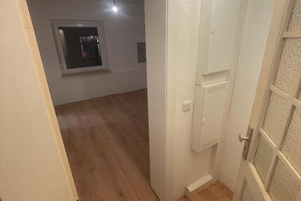 Kleine sanierte Wohnung in Bahnhofsnähe zu vermieten 1 zimmer