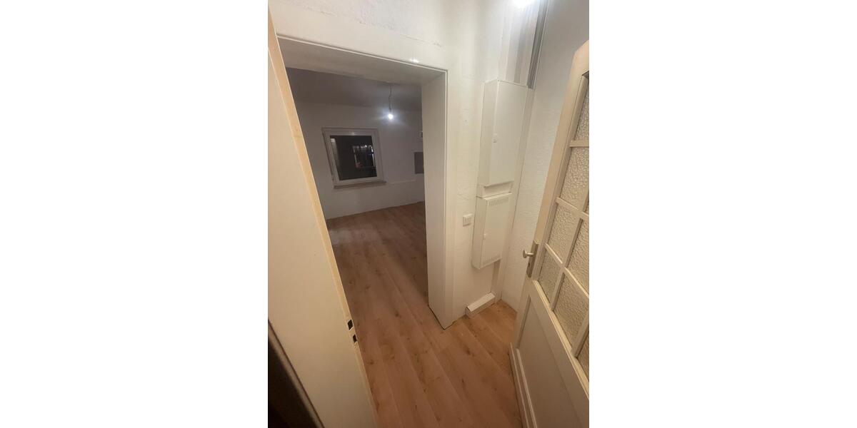 Kleine sanierte Wohnung in Bahnhofsnähe zu vermieten 1 zimmer