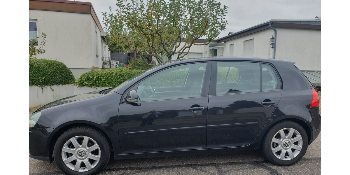 VW Golf V 182.000 km 3.200 € Waldbronn 76337