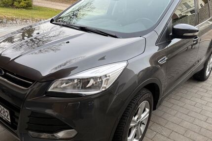 Ford Kuga 108.000 km 12.199 &euro; Straßkirchen 94342