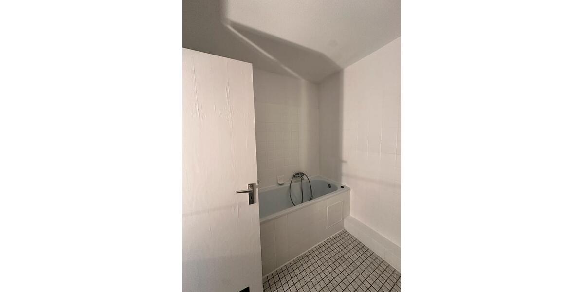 KA-Durlach 1 ZKB mit gr. Balkon, EBK, Stellplatz, Kellerabteil 1 zimmer