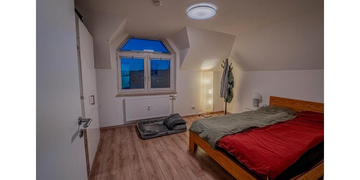 Dachgeschoßwohnung Brackenheim - 3 Zimmer, 80 m&sup2;, 320.000&euro; | Angebot:26241457